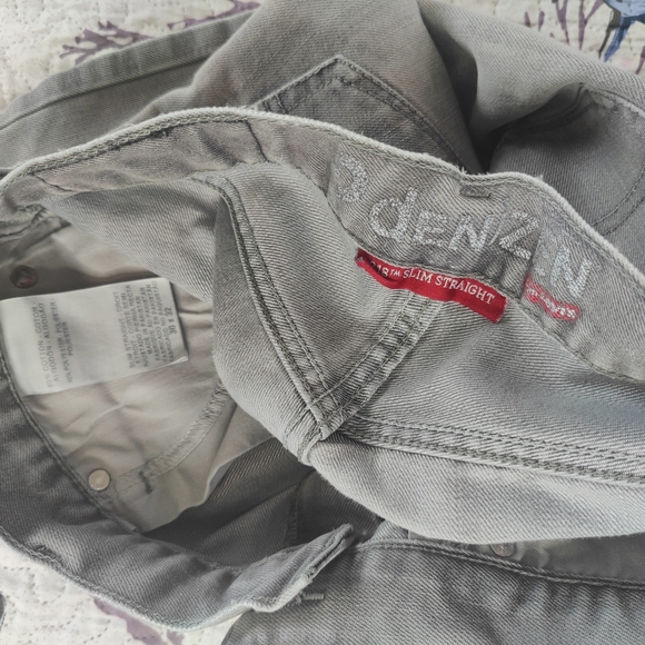 30x32 Men's Denizen Slim Straight Jeans - Picture 7 of 9